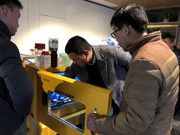 不畏風(fēng)雪，我與你并肩同行